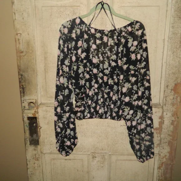 Free People New Final Rose Floral Balloon Sleeve Blouse Black  Sz L (R-17) - Picture 5 of 6